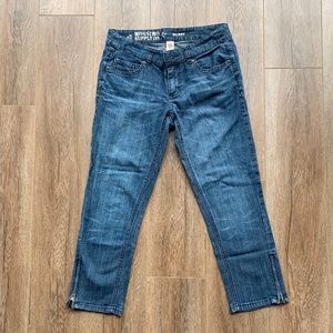 Target Mossimo Supply Co. Capris (Size 7)